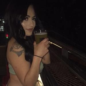 Meet your Posher, Perla